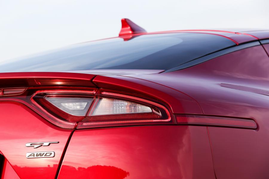 Детали экстерьера Kia Stinger GT (CK) 2017 года  (WW) (фото 48 из 106)